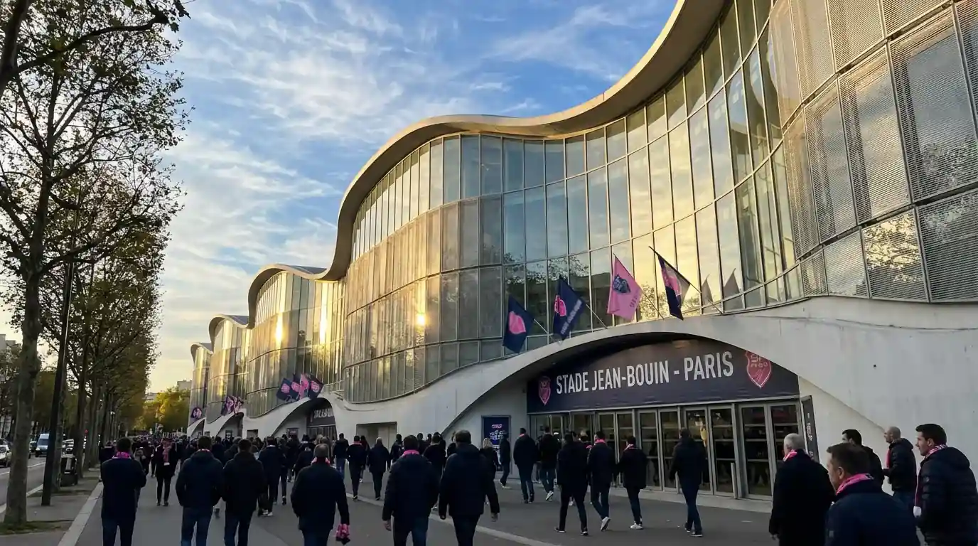 Vue extérieure du Stade Jean-Bouin à Paris, enceinte du Stade Français